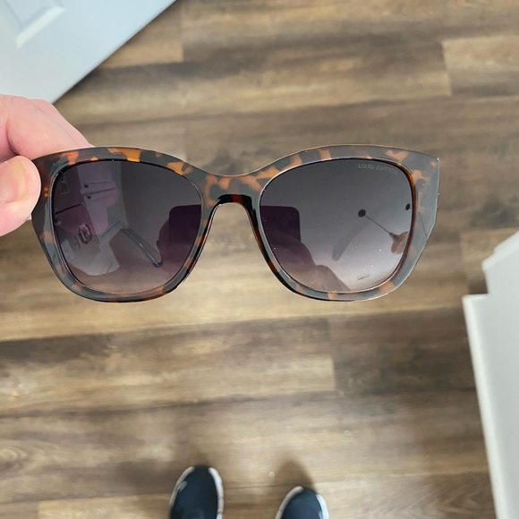 Louis Vuitton Brown Tortoise Sunglasses Used No Scratches - Picture 1 of 9